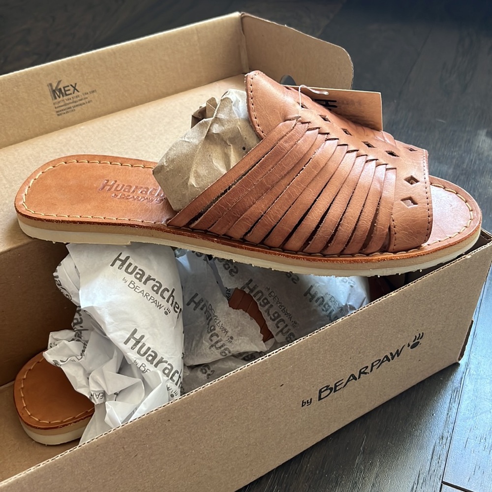 NWT Women’s Bearpaw Huaraches Sandals